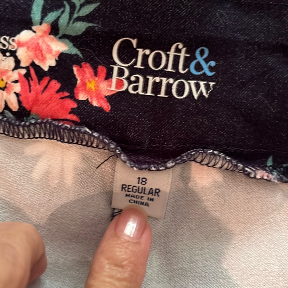 Croft&Barrow capris - Picture 2 of 7